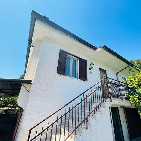 La Casa Di Nonna Attilia Fondi Exterior foto